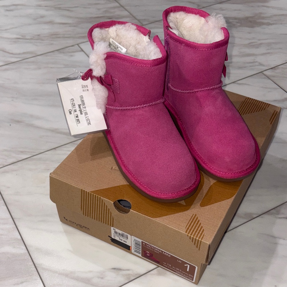NWT Victoria mini koolaburra by Ugg.